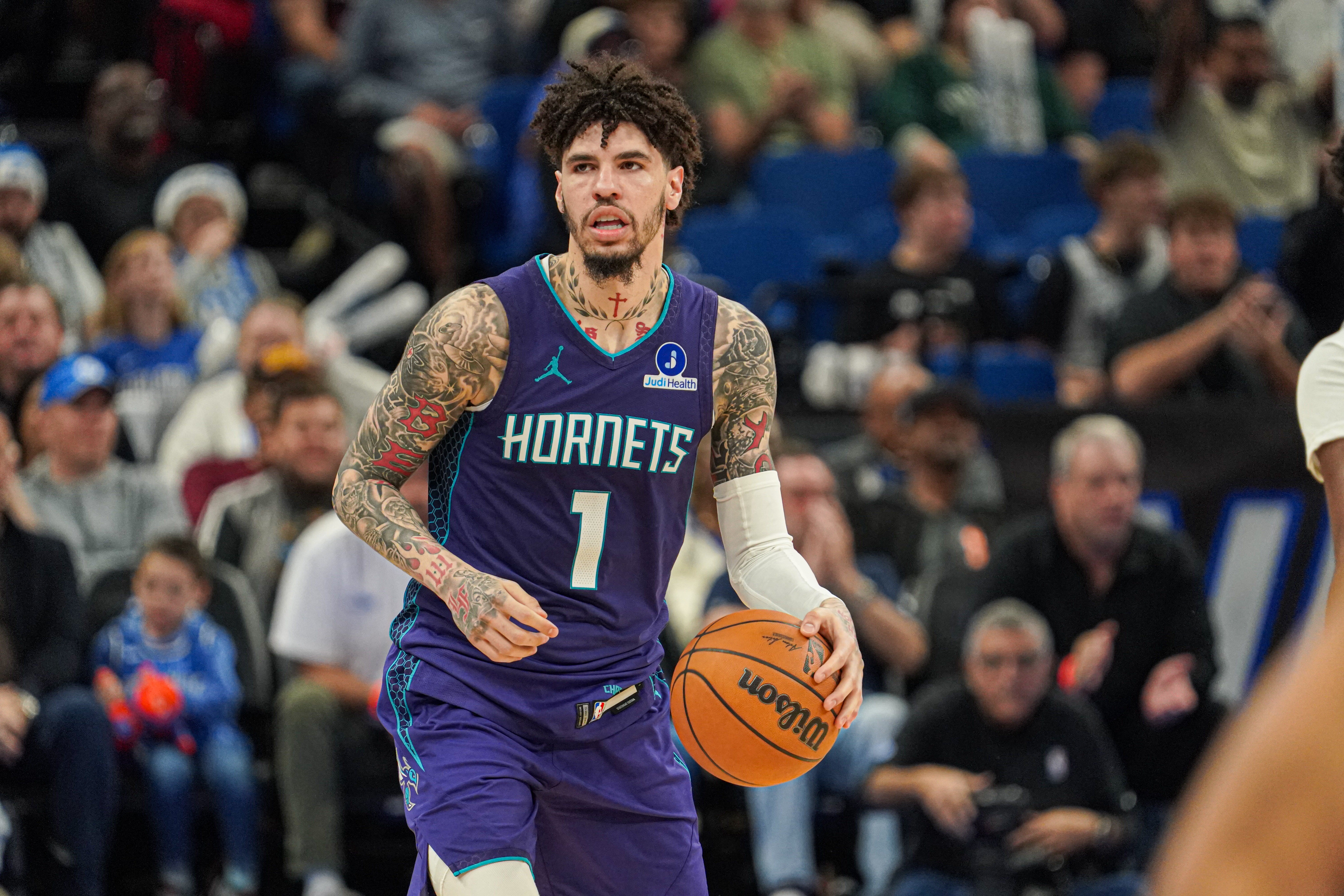 开云网址-全员一点手感都没有！黄蜂半场50投仅13中&amp;命中率26% 三分24中3